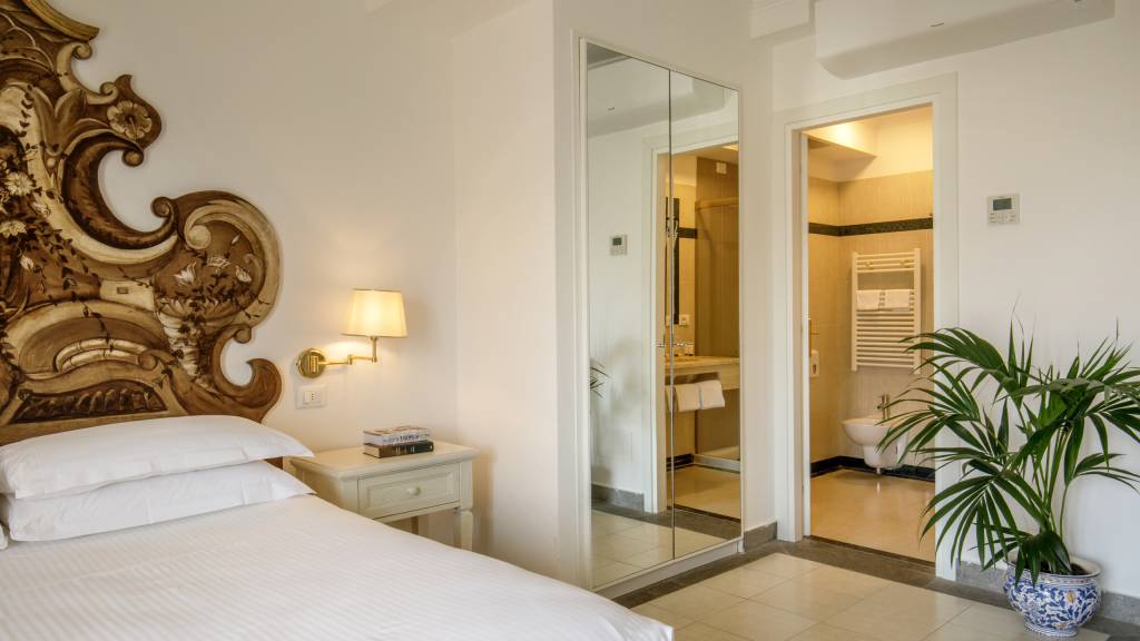 Aparthotel-Arcom-Palace-Pomezia-Foto-struttura-camera-centro-Roma-7119