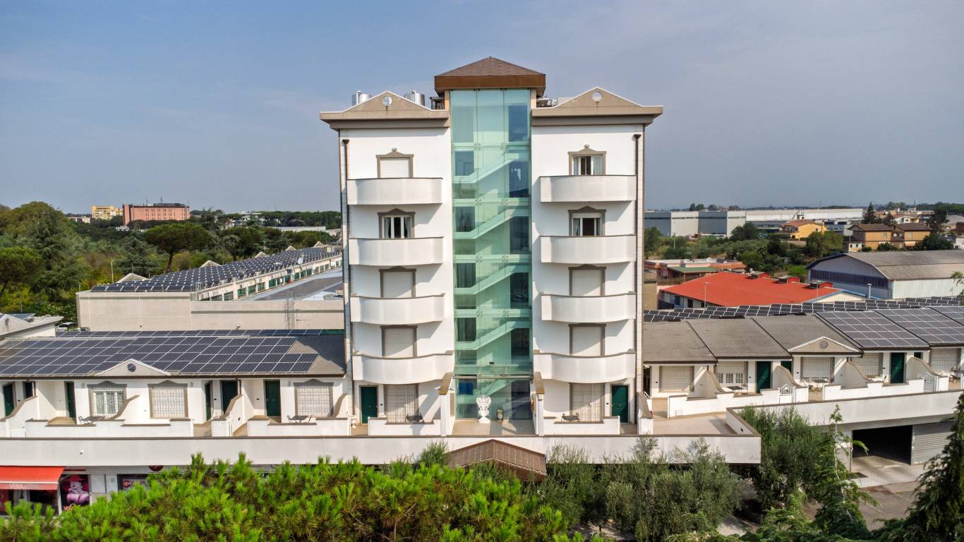 Aparthotel-Arcom-Palace-Pomezia-Foto-struttura-esterno-centro-Roma-0482