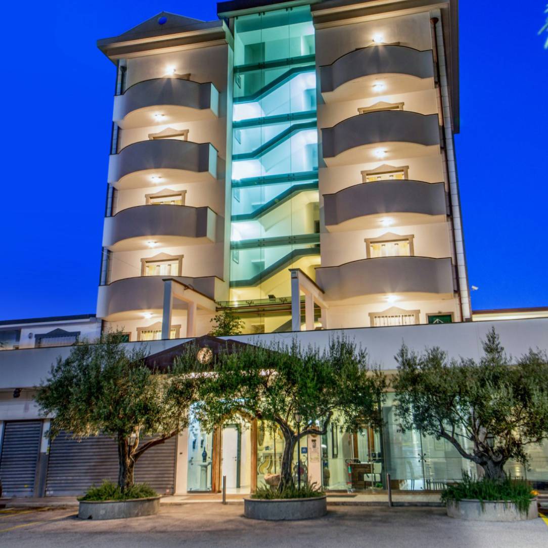 Aparthotel-Arcom-Palace-Pomezia-Photos-Square-Structure-Center-of-Rome
