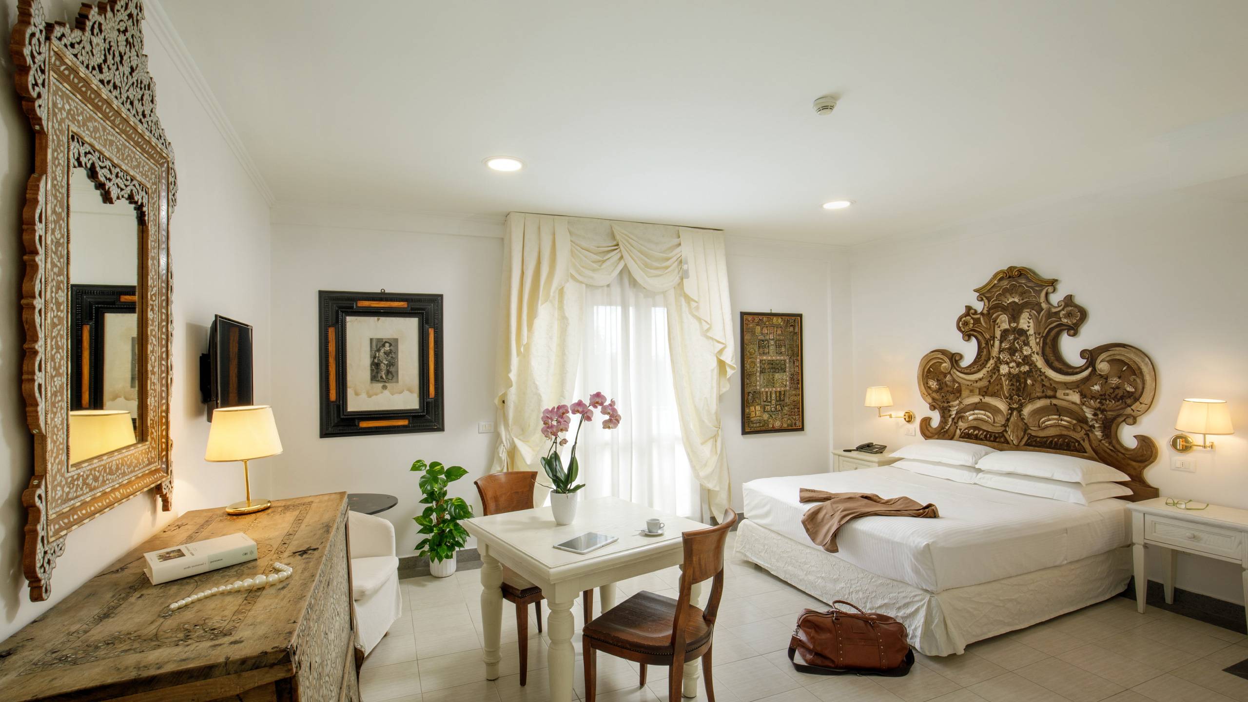Large Deluxe - Hotel Arcom Palace